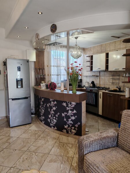 Vila 5 camere mobilata,  ideal birouri, zona Barbu Vacarescu, 180 mp