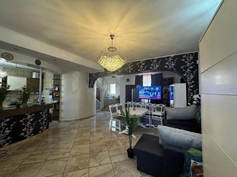 Vila 5 camere mobilata,  ideal birouri, zona Barbu Vacarescu, 180 mp